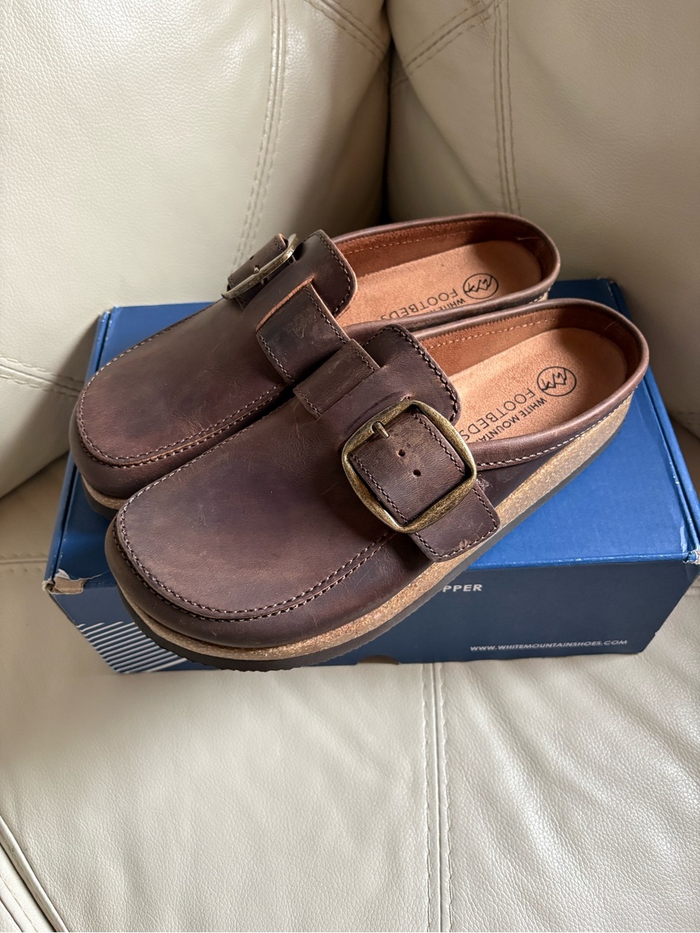 BNWT White Mountain slides